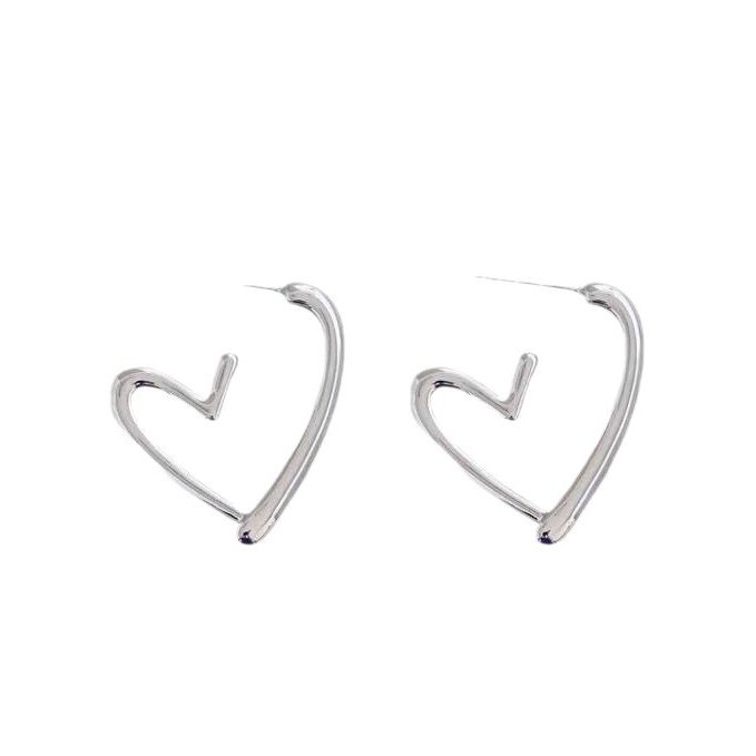 Gap-shaped Heart Silver Needle Earrings