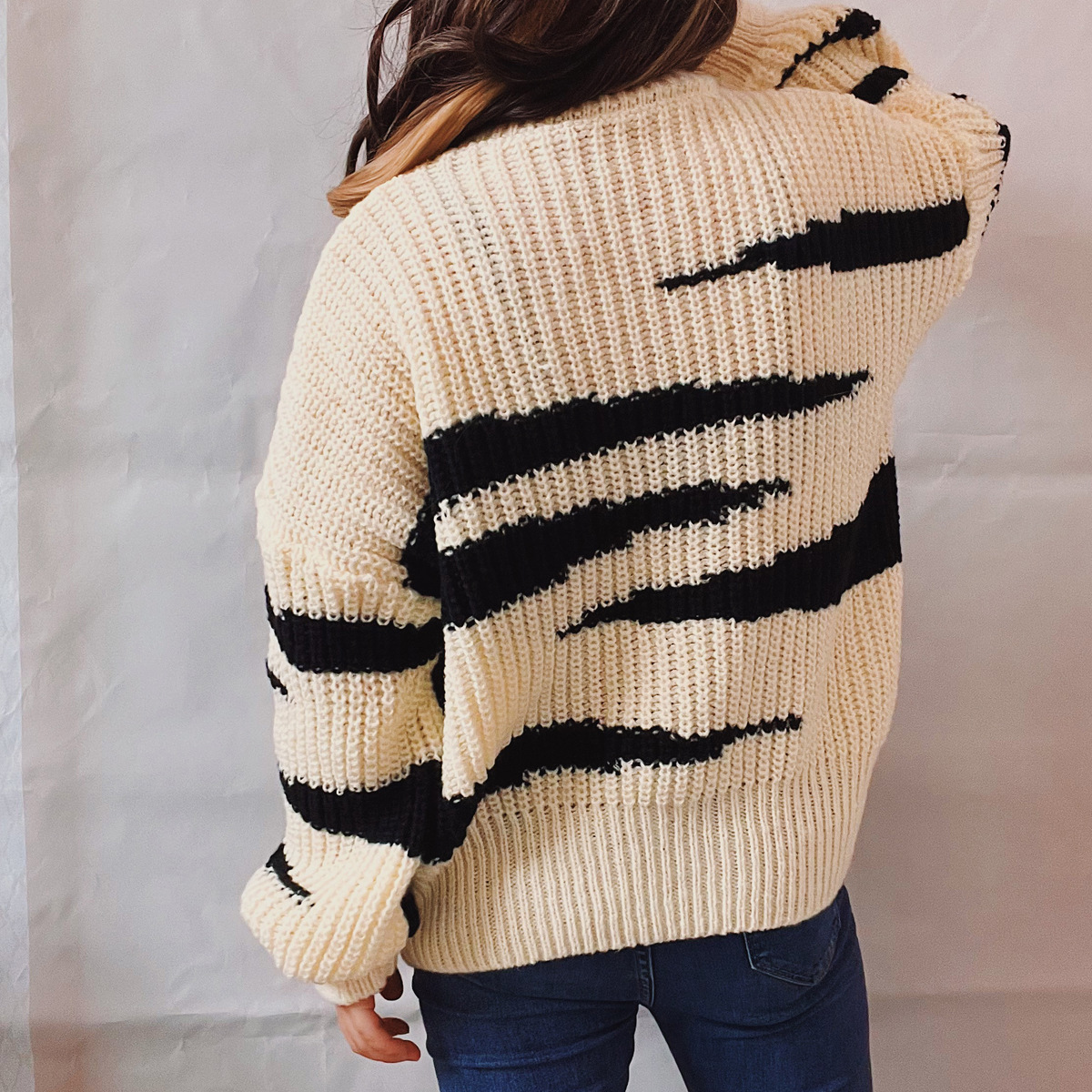 Title 11, Round Neck Long Sleeve Irregular Stripe Contras...