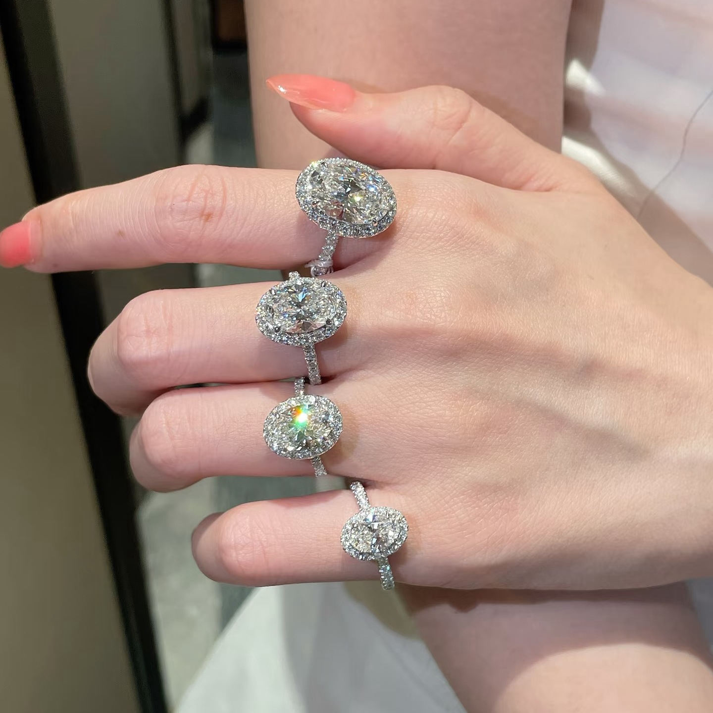 Pigeon-egg Lightbulb Sterling Silver Oval Ring