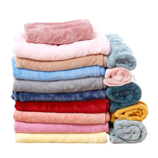 Pet Blanket Sleep Warm Dog Pet Bed Random Fabric Color - Shop at LoveMi