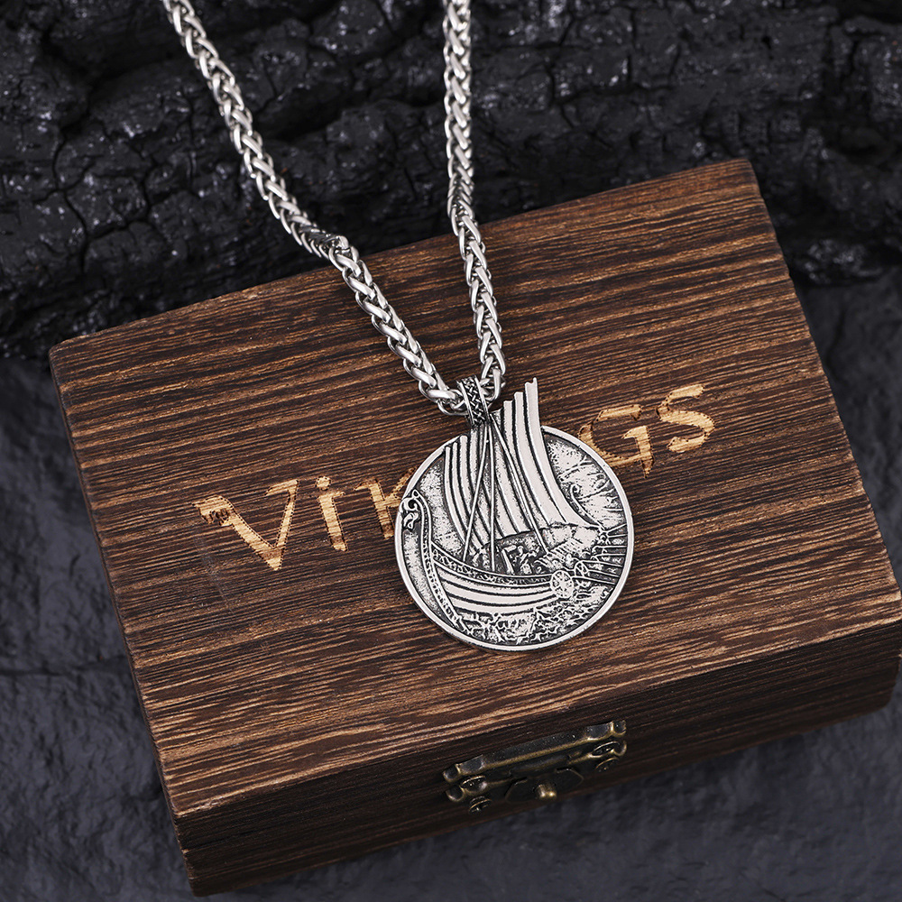 Round-Plate Pendant Necklace, picture 2 of 3