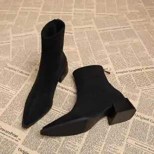 Pointed-toe Chunky-heel Fashion Boots With A Back Zipper