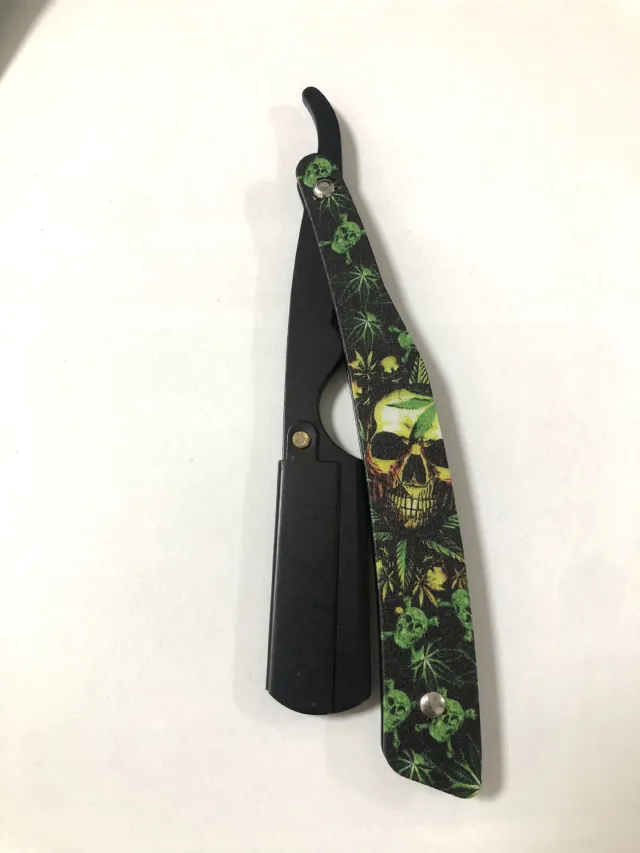 Clown Skull Manual Pogonotomy Old Shaver Green Printed Black - Shop at LoveMi