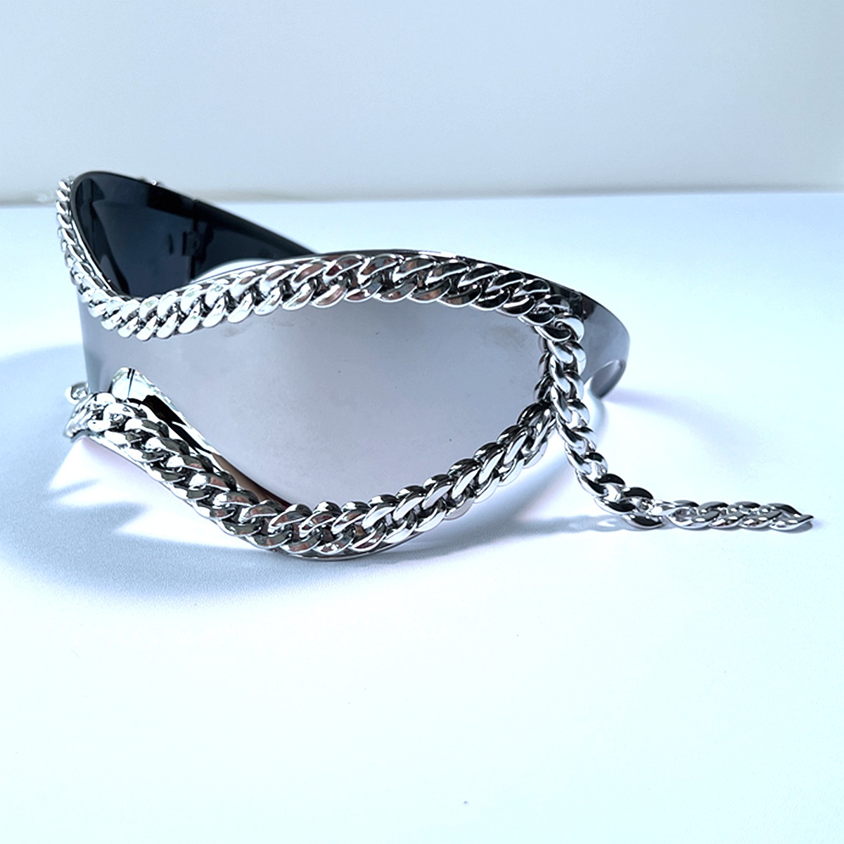 Men’s And Women’s Same Metal Chain One-piece Glasses