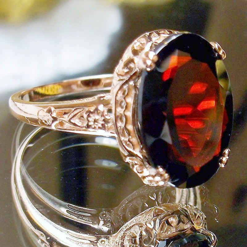 Court Retro Style Red Zircon Ring
