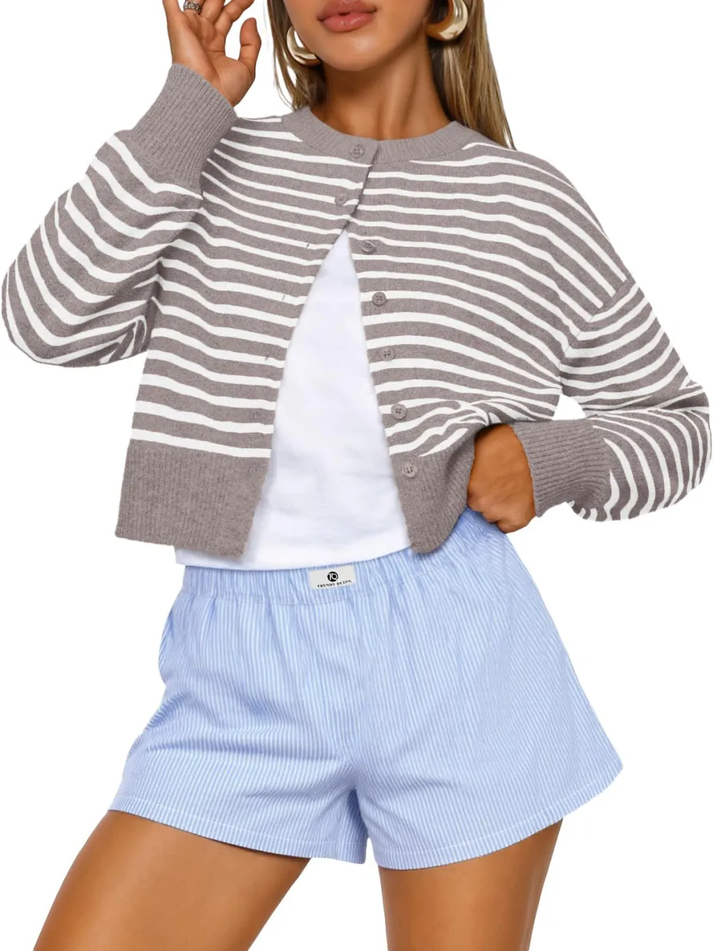 Buttoned Long-sleeve Crew-neck Solid-color Cropped Knit Sweater - Khaki White