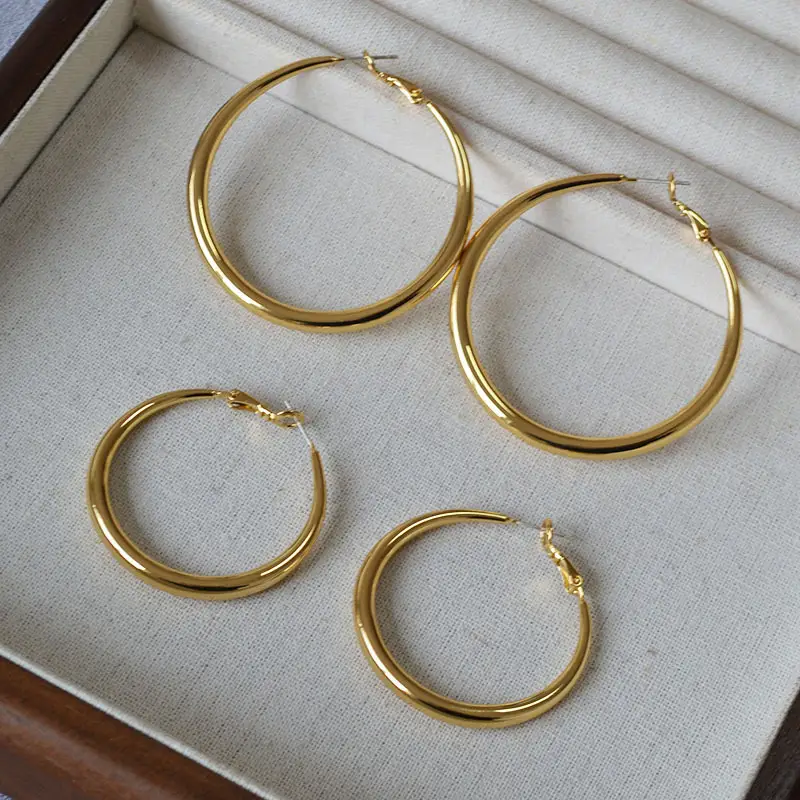 Hong Kong-style Round Hoop Earrings Plain Circle Design 925 Silver Studs Elegant And Chic