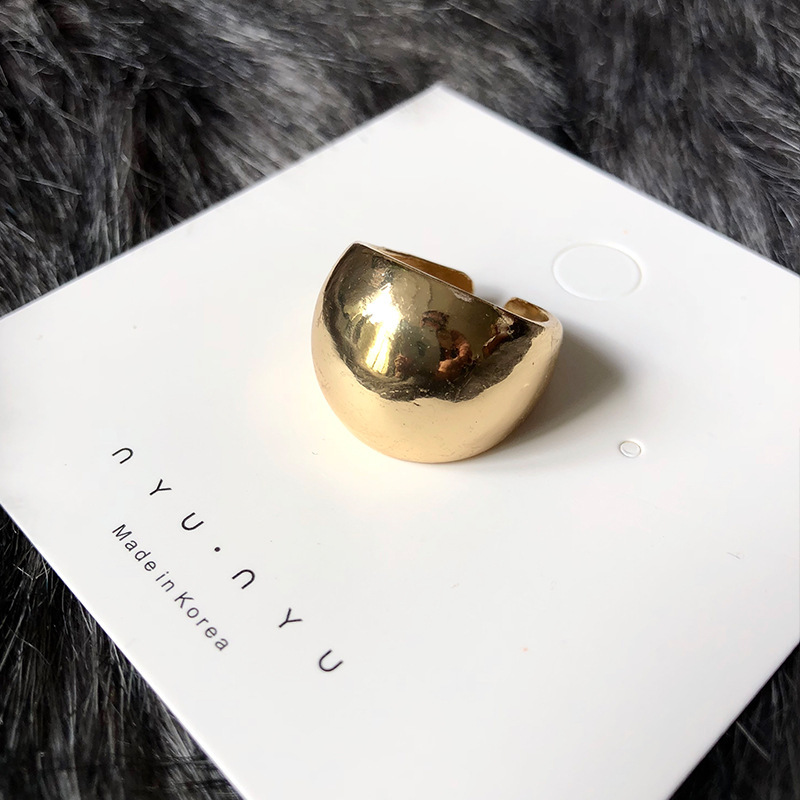 خاتم نسائي لامع بتصميم هندسي متداخل بطبقتين