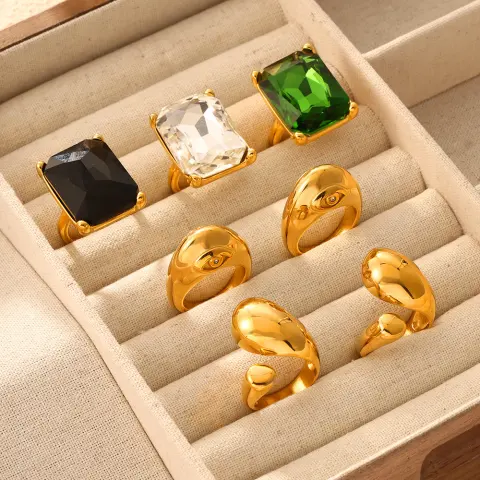 Ornament Inlaid Zircon Design Titanium Steel Gold Plated Niche