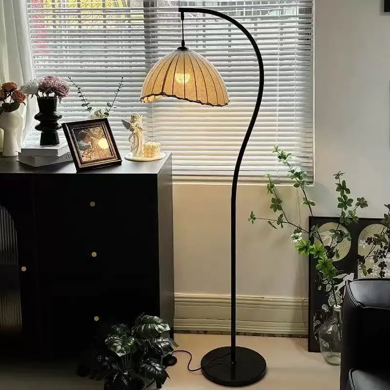 Internet-famous And Vintage S-shaped Crescent Floor Lamp