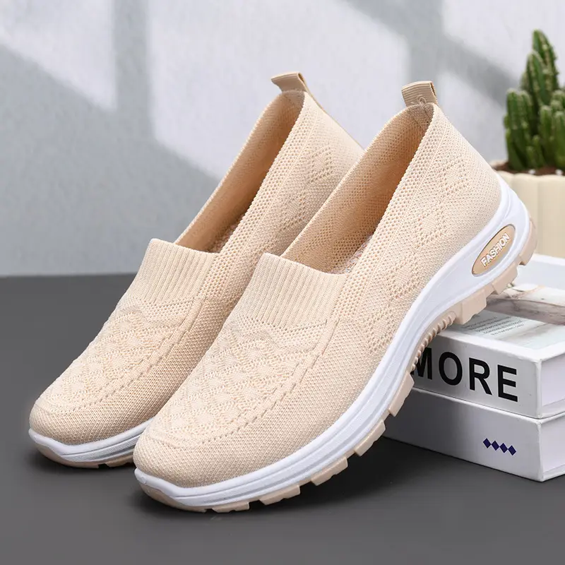 Non-slip Soft-soled Flyknit Walking Shoes Classic Style For Women Breathable
