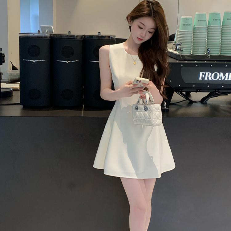 Women's Casual Slim-fit Sleeveless Waist-cinching Dress