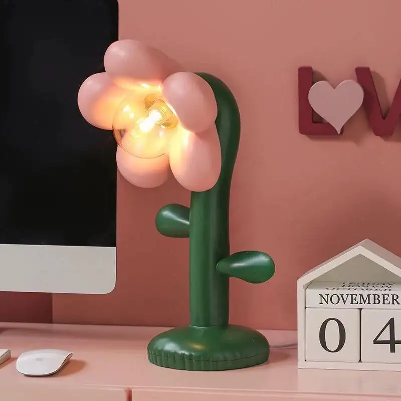 Modern Creative Personalized Flower Table Lamp