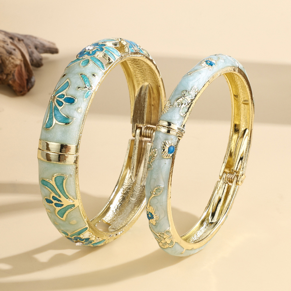 Jardin Enamel Flower & Leaf Bracelet 3