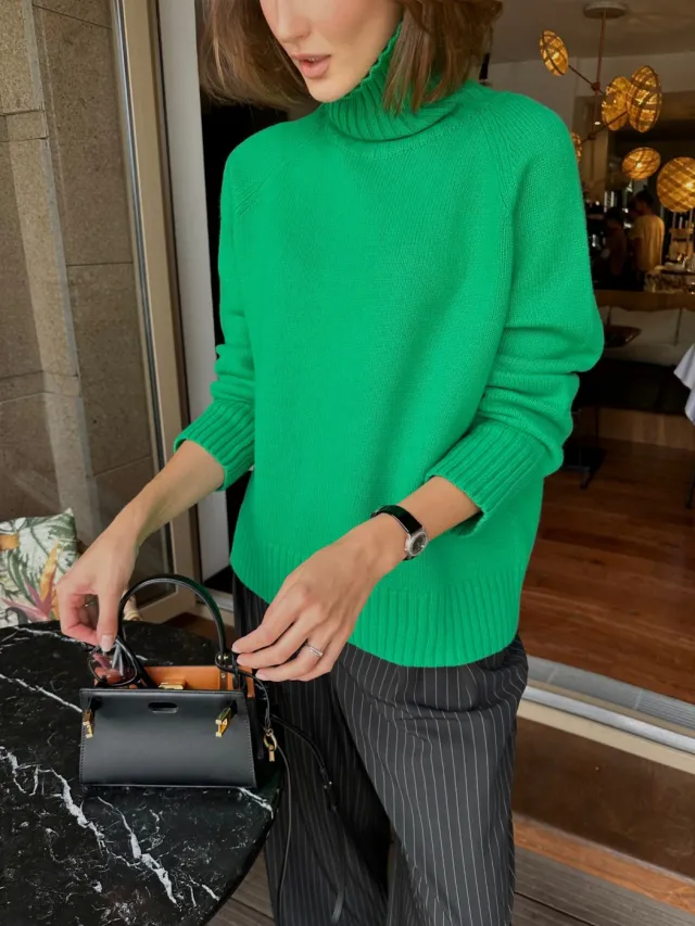 Elegant Commuter's All matching Solid Color Raglan Sleeve Sweater For Women Green - Shop at LoveMi