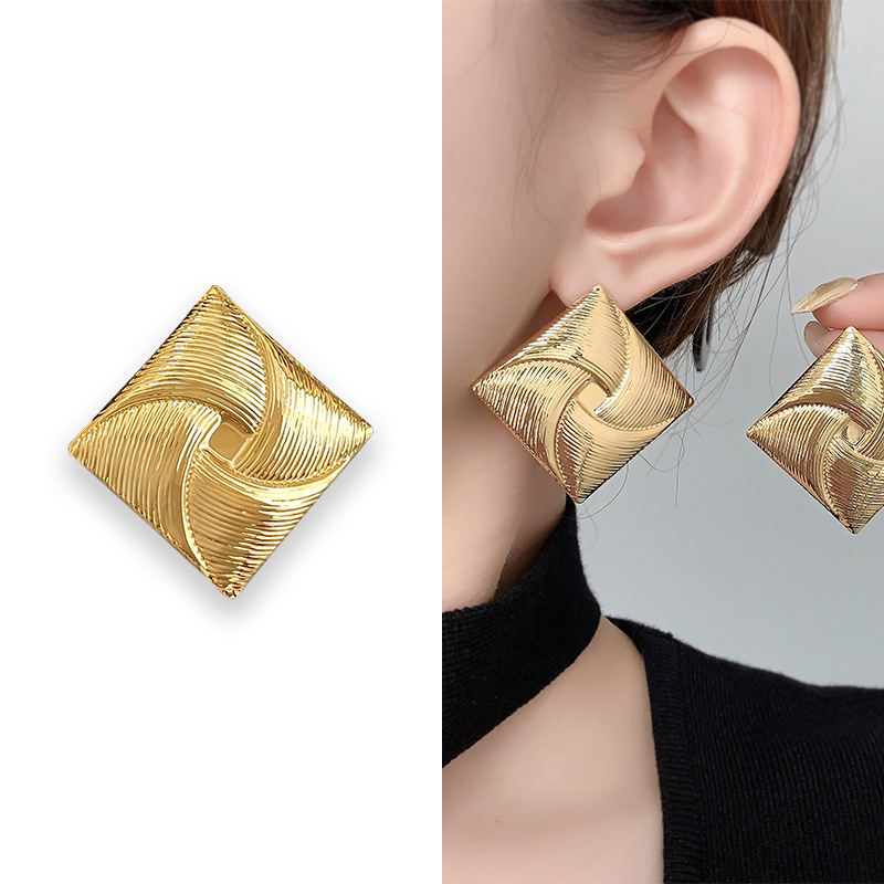 Quadrilateral Windmill Texture Ear Studs Niche