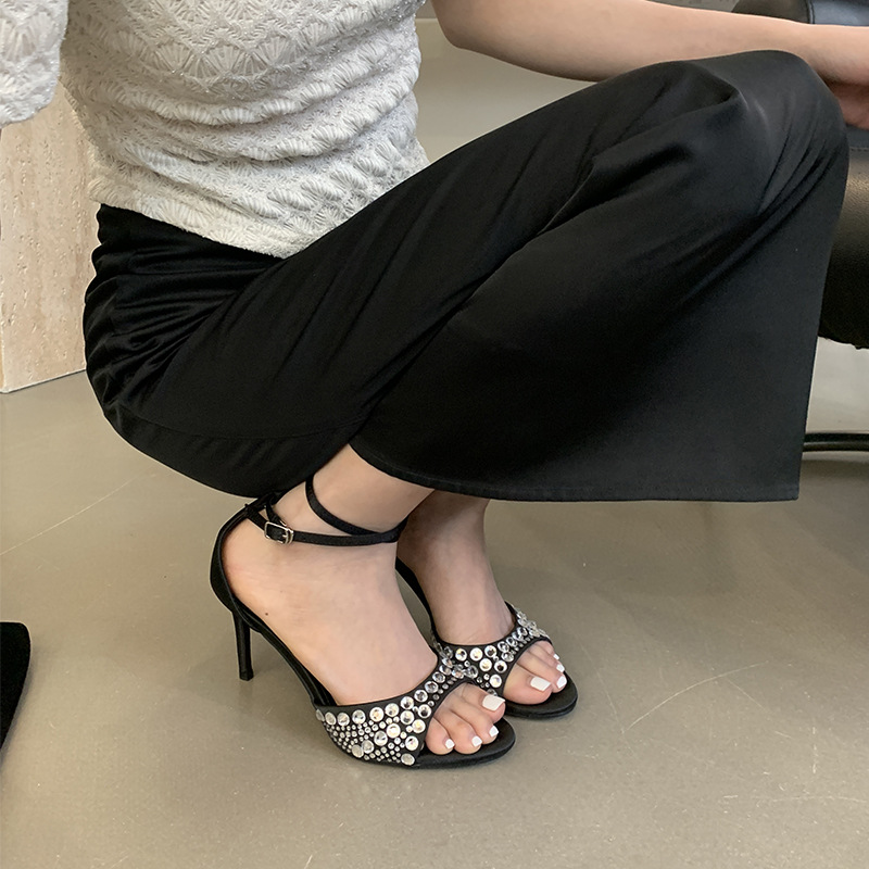 Versatile Stiletto-heel Sandals With An Elegant Designer-inspired Aesthetic