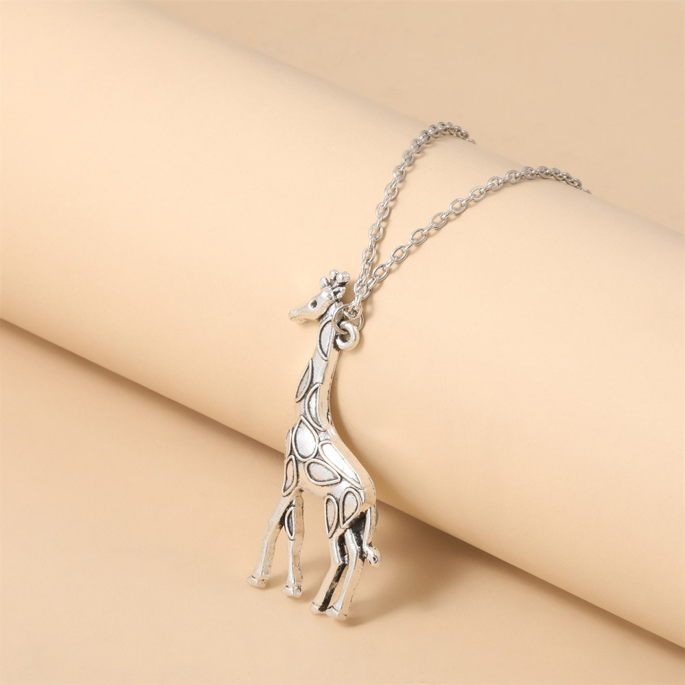 European And American-style Personalized Giraffe Pendant Alloy Necklace