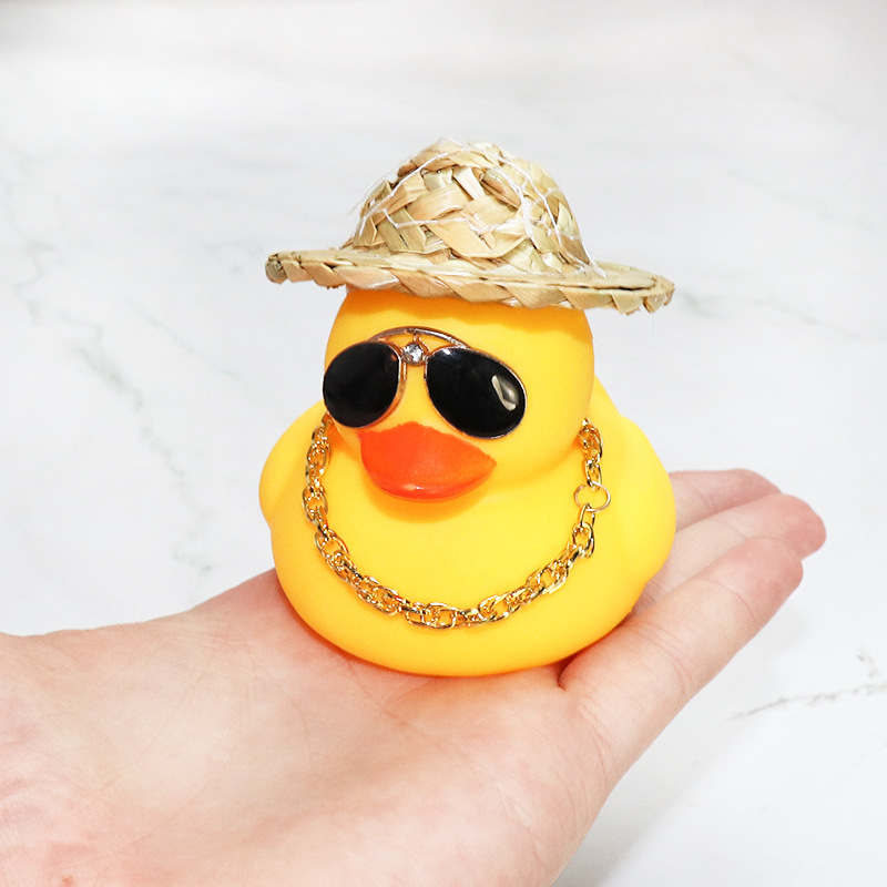 Straw Hat Duck Without Light