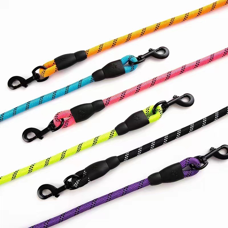 Anti-escape Reflective Pet Leash For Outdoor Use detail photo 3