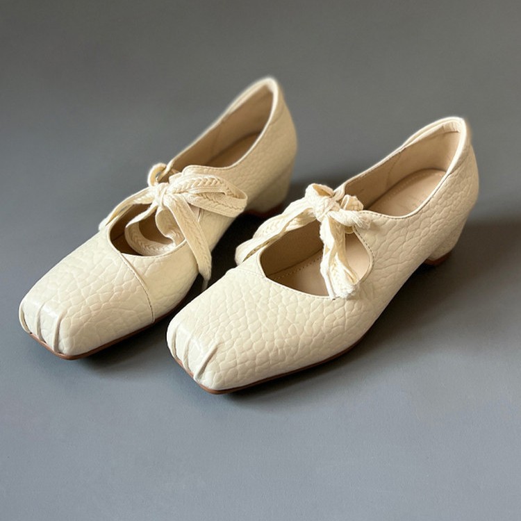 Leather Cream-colored Ballet Flats With Laces And A 5cm Hidden Heel