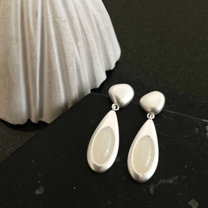 Black And White Water Drop Oval Geometric Earrings