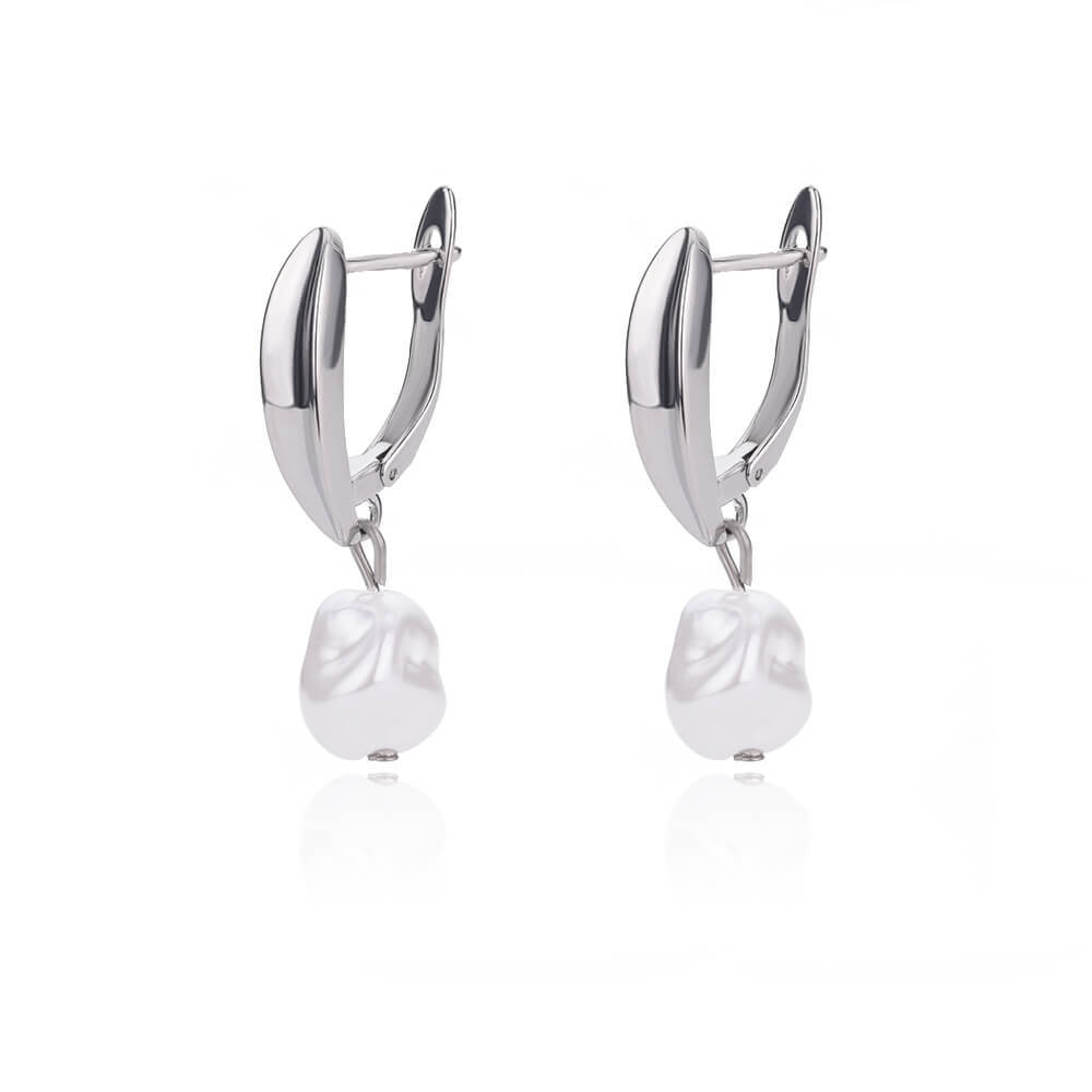 Women's Versatile And Elegant Pearl Earrings