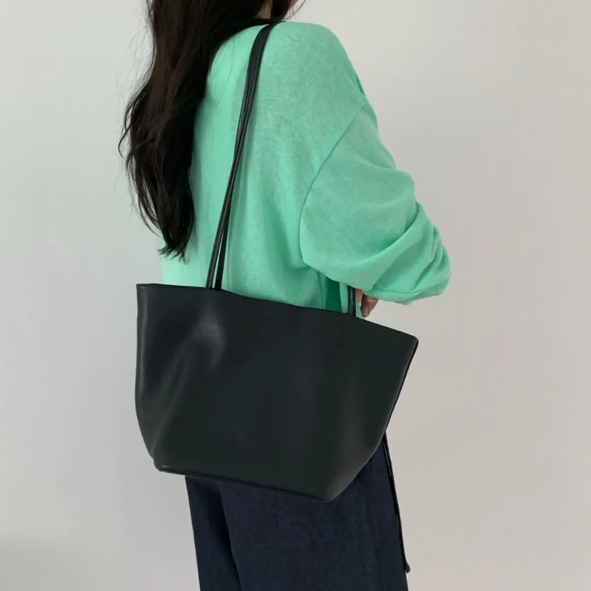 Minimalist High-Capacity Commuter Leather All-Match Shoulder Bag