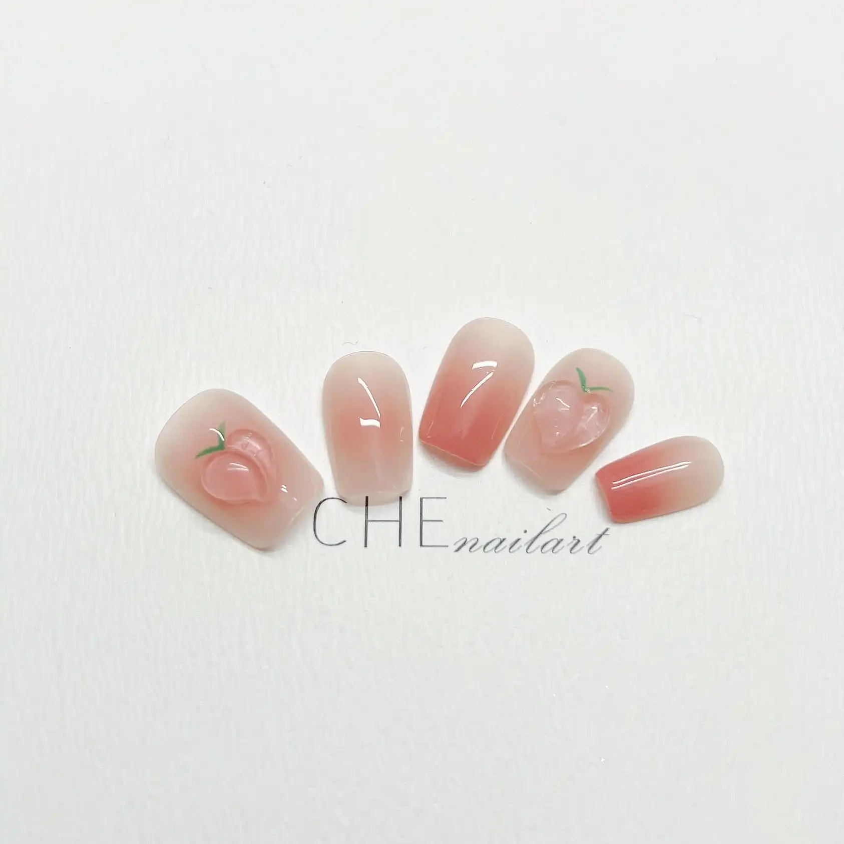 Hand-worn Nail Short Ladder Manicure