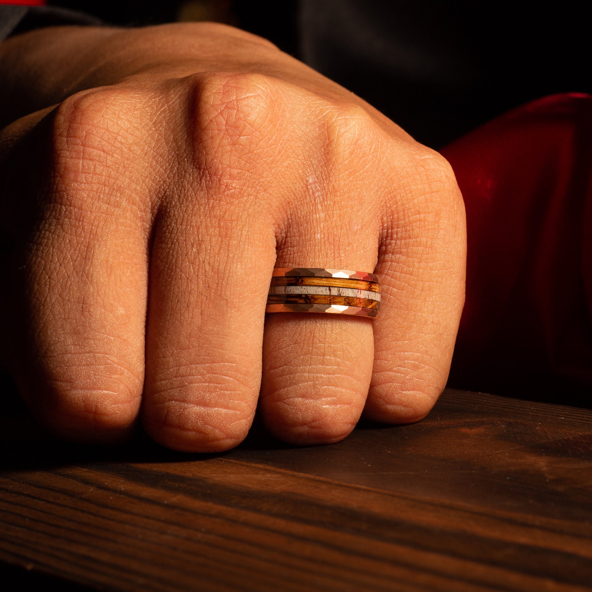 Men's Ring Electric Gold Hammer Pattern Tungsten Ring Inlaid Wine Barrel Wood Antlers