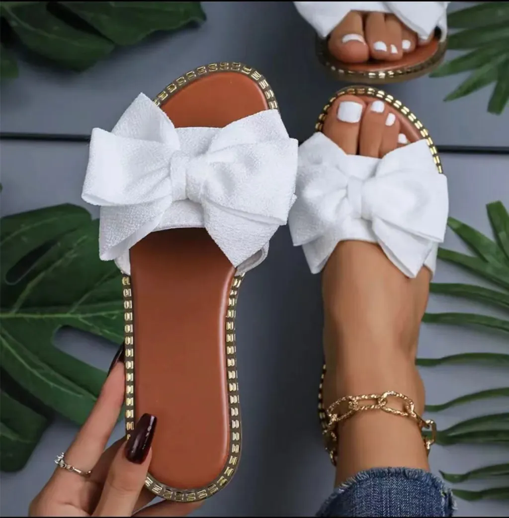 Flat Bottom Rhinestone Bowknot Slippers Women's Cloth Sandals - White
