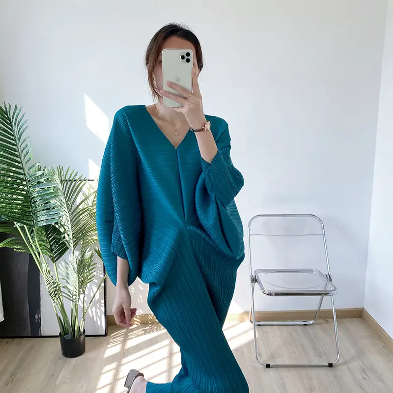 Pleated Spring Loose V-neck Irregular Skirt Design Sense Niche Batwing Sleeve Dress