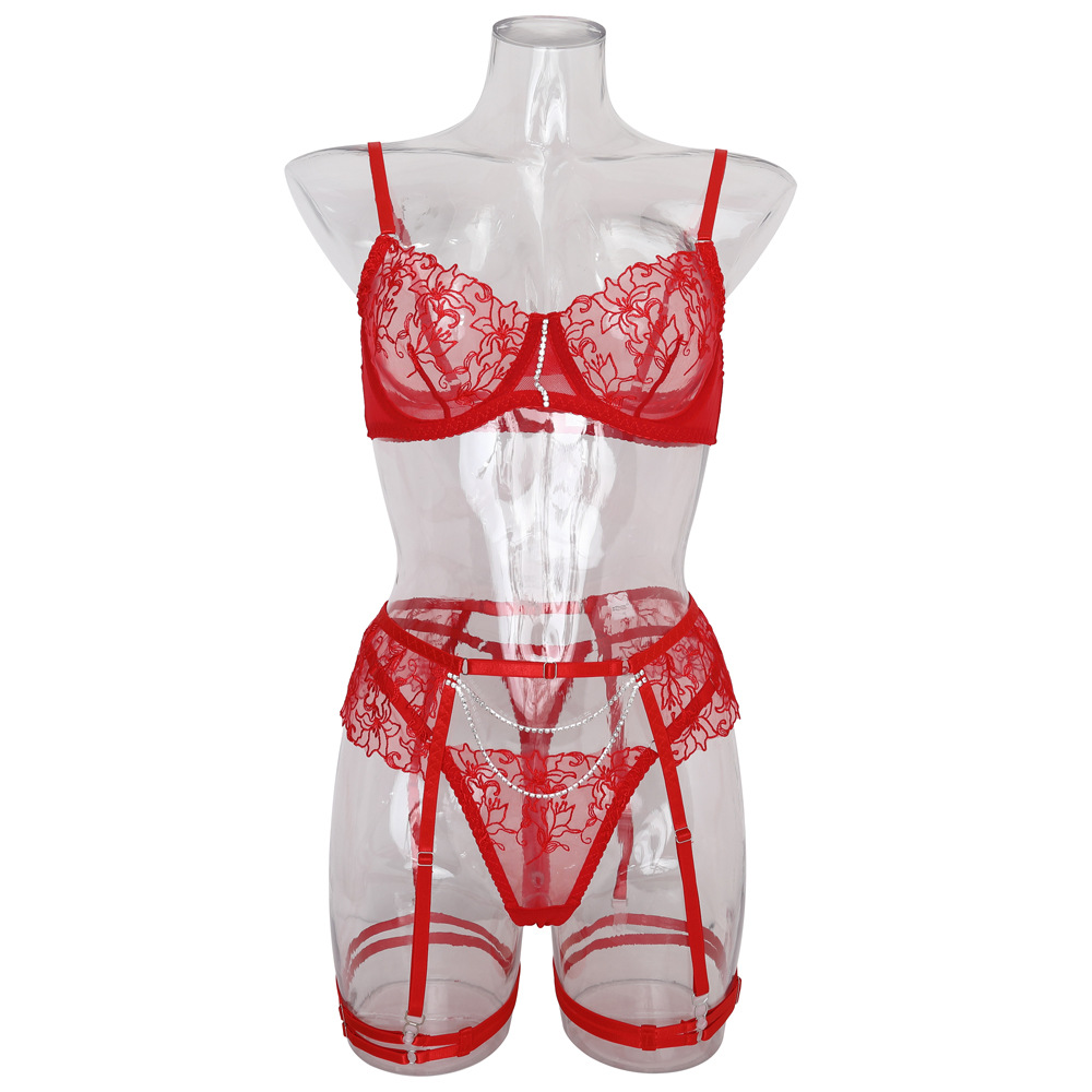 طقم حمالة وسروال داخلي مطرز بنقشة الزهور للسيدات