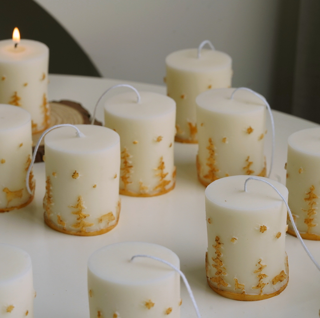 Title 32, Christmas Candle Hand-painted Relief Cylinder