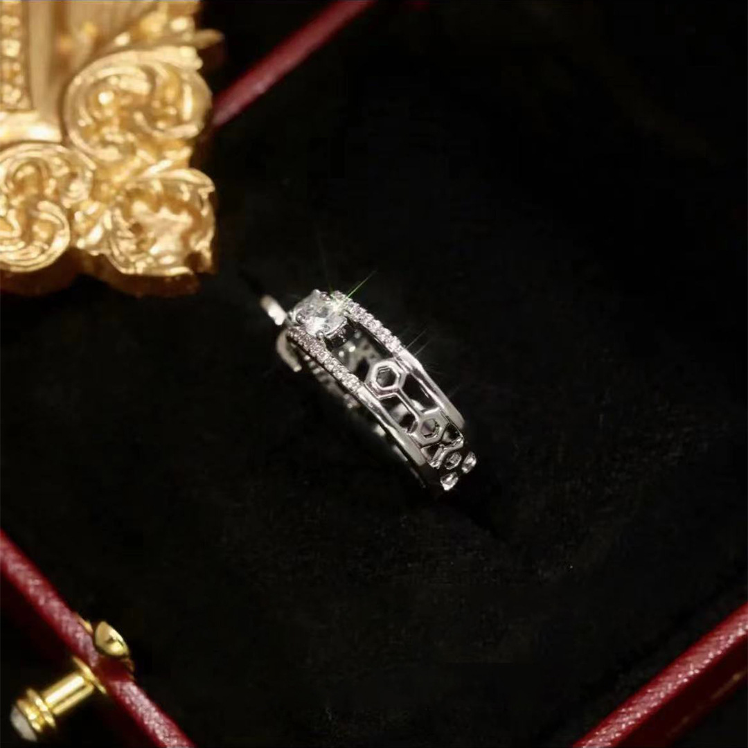 Micro-pave Zircon Tassel Clasp Ring