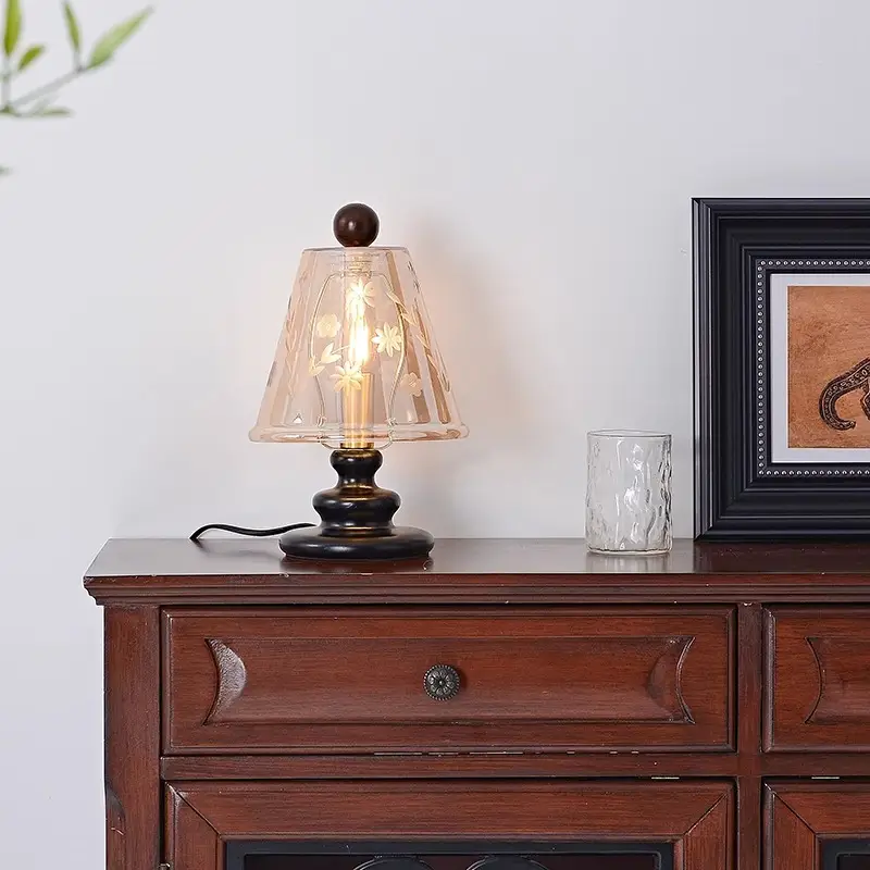 Vintage American-style Antique Carved Glass Luxury Table Lamp