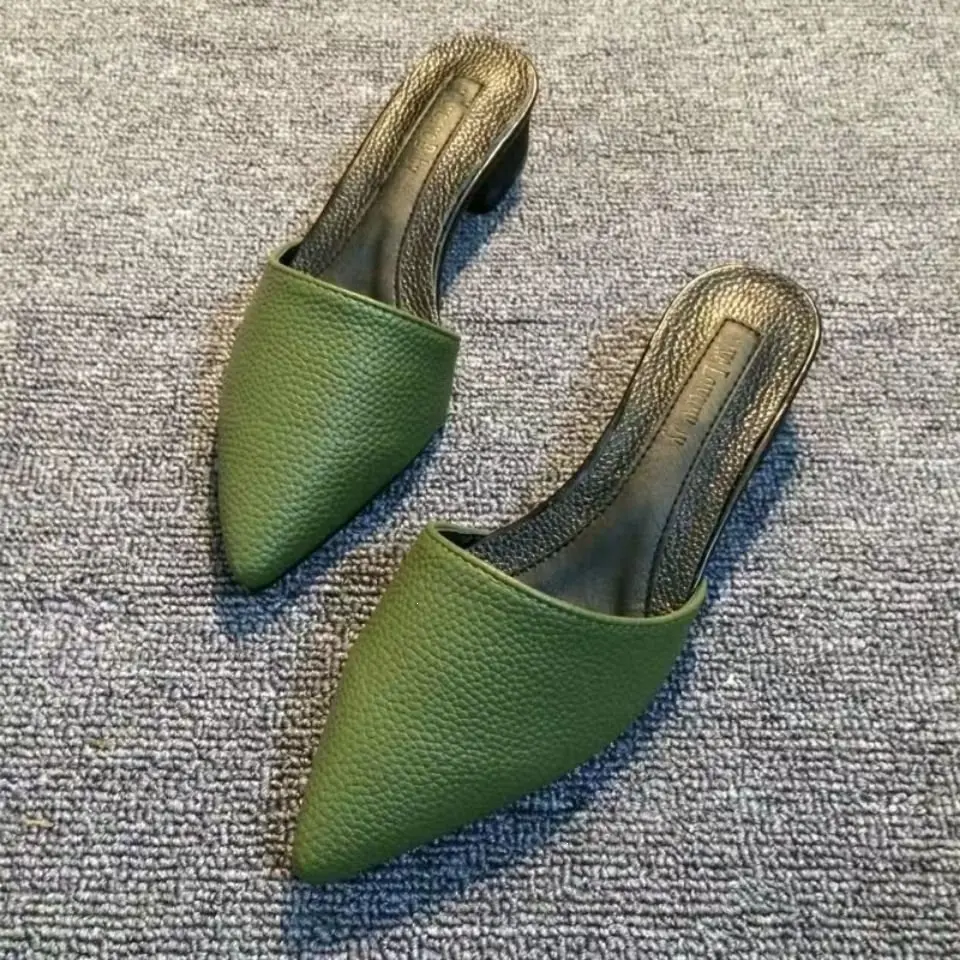 Pointed-toe Chic Slip-on Loafers