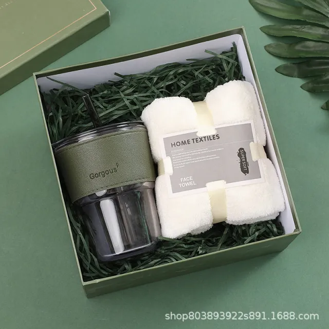 Christmas Business Partner Gift Set Green Tg 3 - Shop at LoveMi