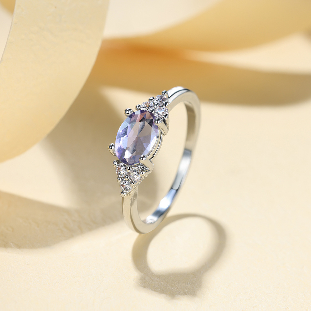 Olivine Rose Gold Micro Diamond Four Claw Female Ring