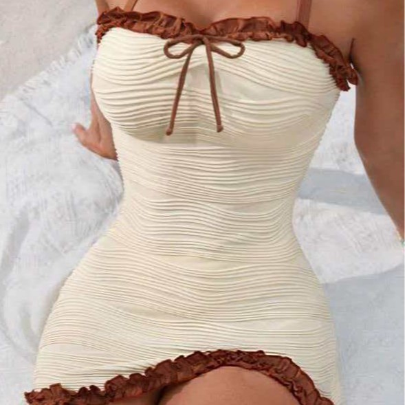 Feminine Fashionable Striped Swimsuit Set