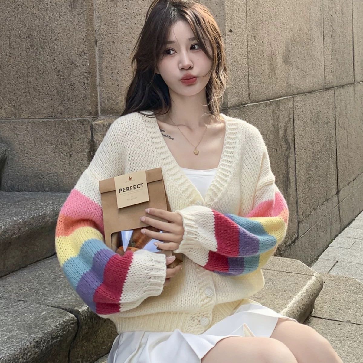 Women's Loose V-Neck Short Knitted Cardigan