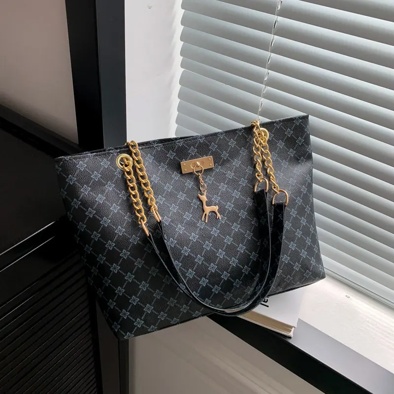 Retro Commuter Texture Chain Shoulder Bag for Women Spring