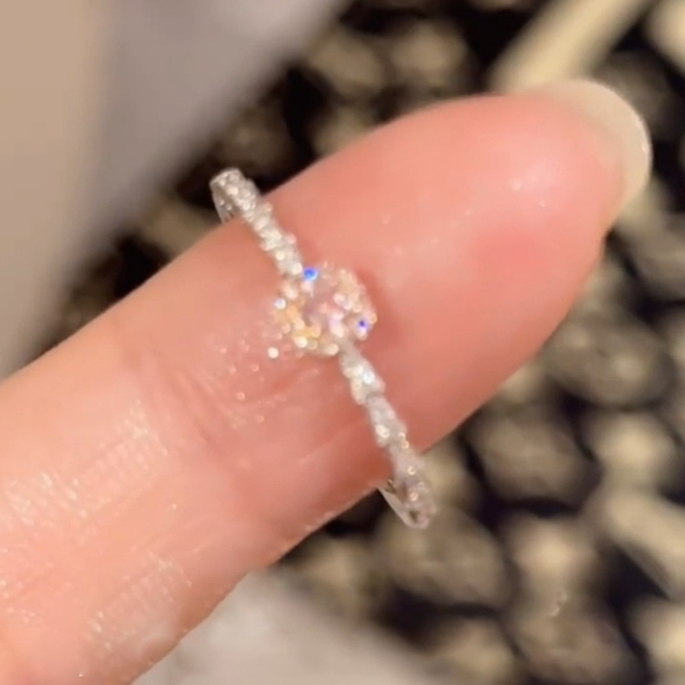 خاتم فضة إسترليني بتصميم فريد مزين بالزركون للنساء