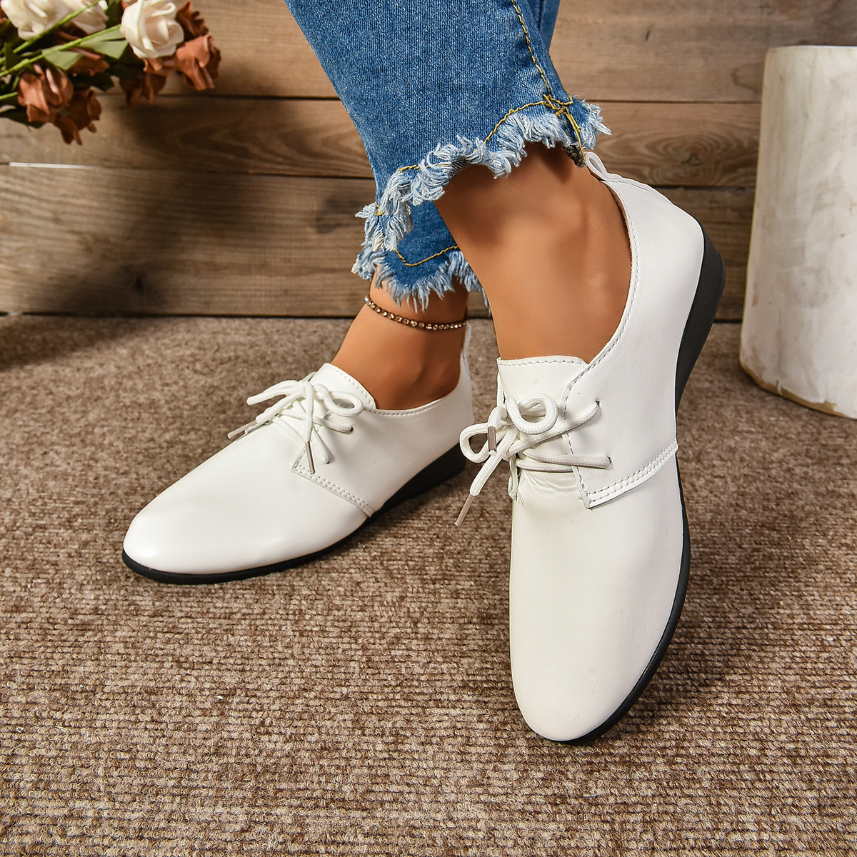 Large-size Pointed-toe Lace-up Womens Leather Shoes