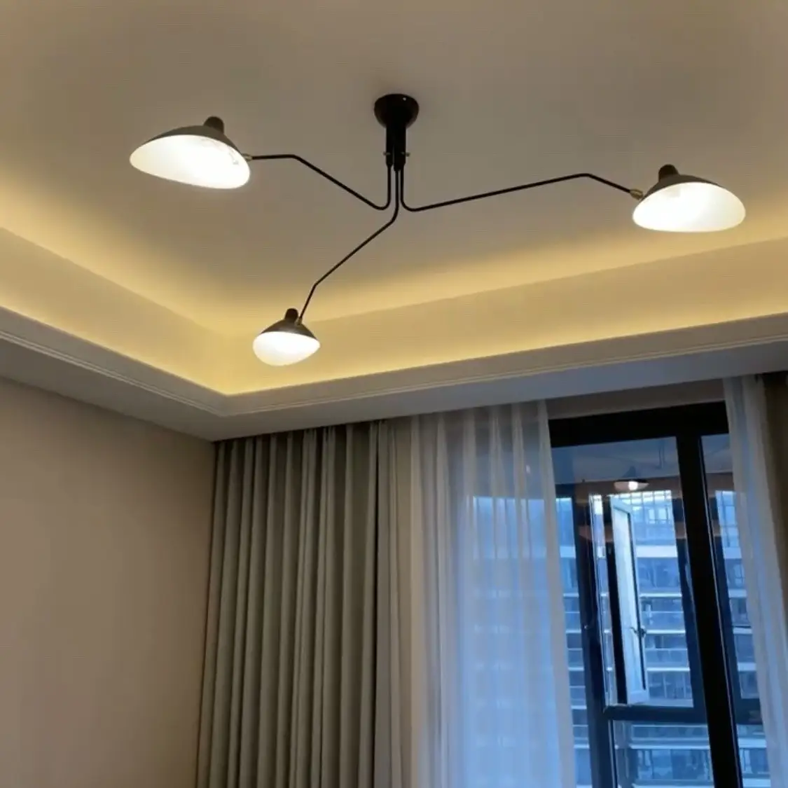 Hanging Claw Ceiling Lamp Wrought Iron Creative Chandelier