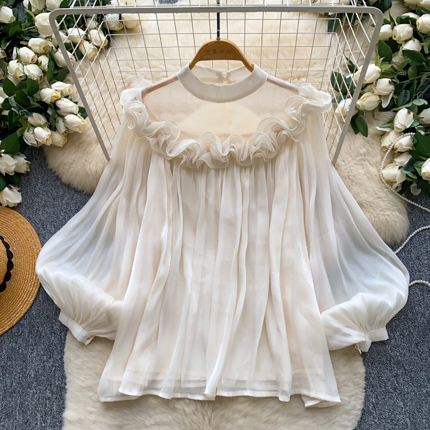 Skin-friendly Breathable Ruffled-edge Shirt With A Mesh Top