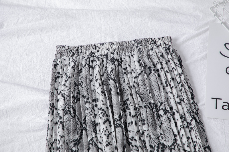 Title 6, European and American Snake Print Pleated Skirt...