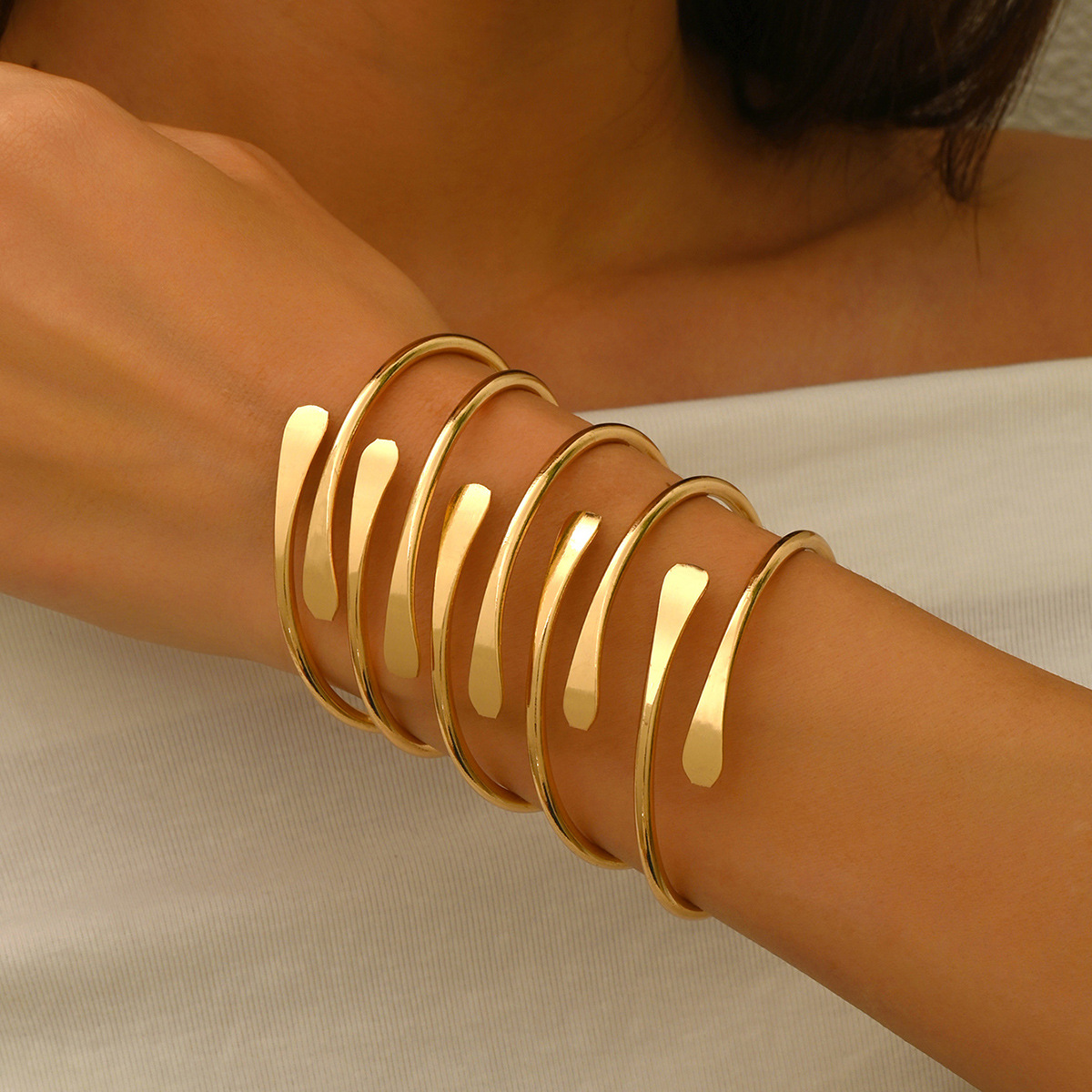 Exaggerated Bangle Bracelet Hollow-out Wristband