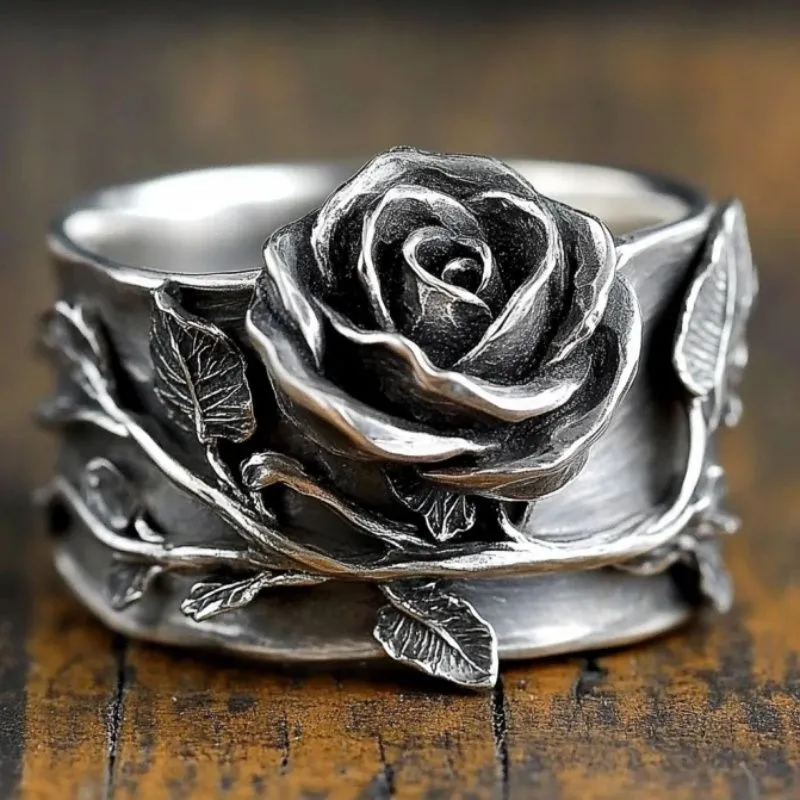 Vintage Rose Exaggerated And Luxurious Ring - Silver