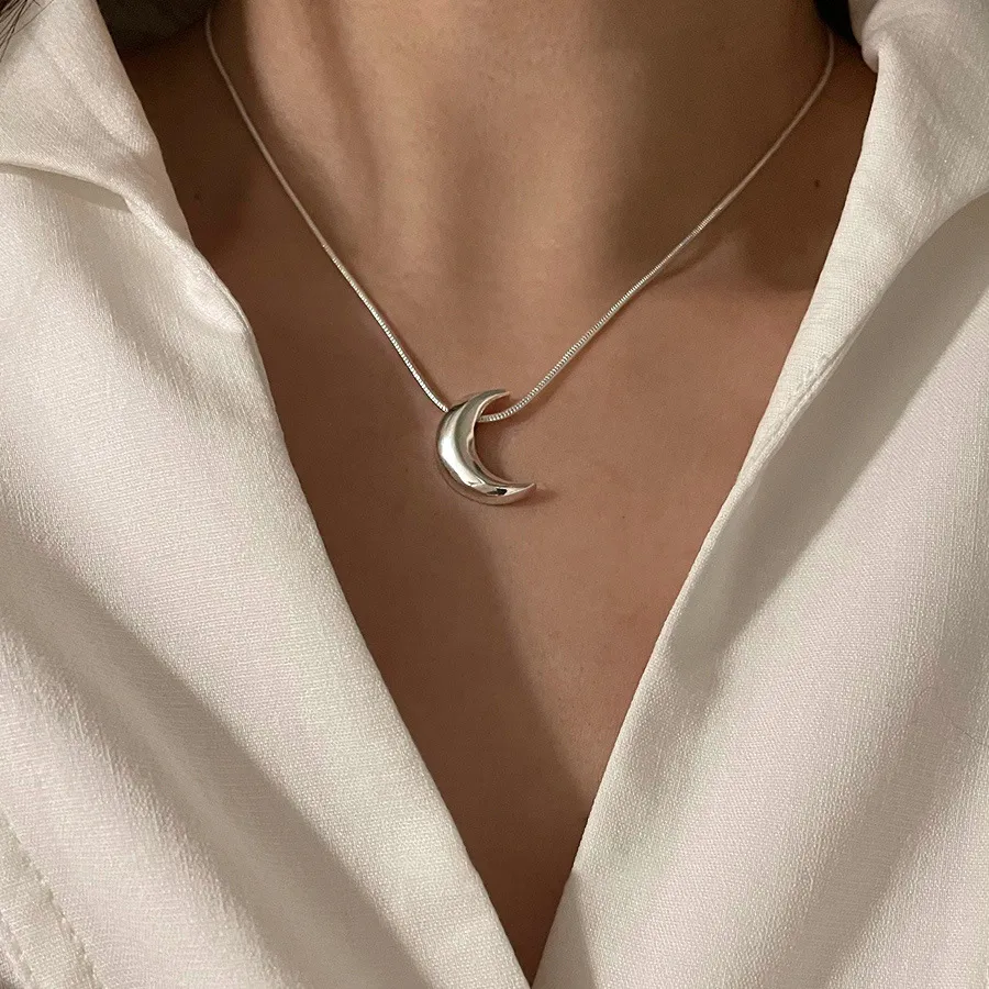 Simple Glossy Moon S925 Sterling Silver Necklace Simple